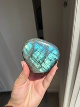 Load image into Gallery viewer, Labradorite Freeform 45AL