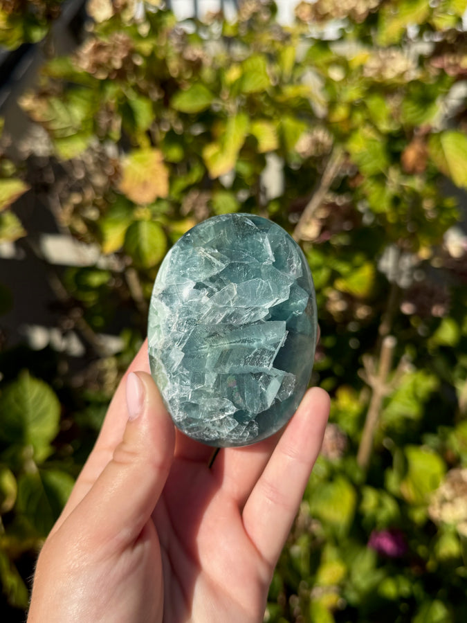 Blue Fluorite Palm Stone 80VA
