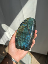 Load image into Gallery viewer, Labradorite Freeform 60IB