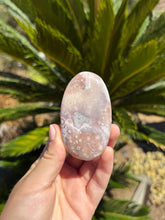 Load image into Gallery viewer, Pink Amethyst Palm Stone 26SA