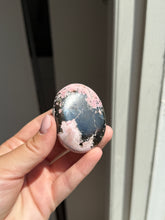 Load image into Gallery viewer, Rhodonite Palm Stone 24LE