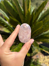 Load image into Gallery viewer, Pink Amethyst Palm Stone 13MR