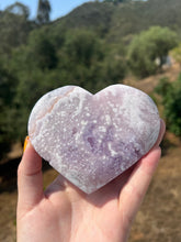 Load image into Gallery viewer, Lavender Pink Amethyst Heart