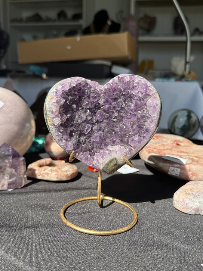 Amethyst Heart with Stand 55HL