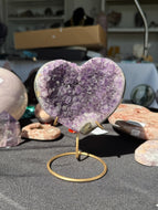 Amethyst Heart with Stand 55HL