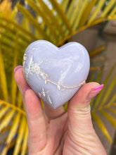 Load image into Gallery viewer, Fluorite Mexican Heart