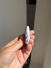 Load image into Gallery viewer, Dendritic Agate Palm Stone 18KT