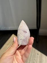 Load image into Gallery viewer, Lavender Pink Amethyst Flame 40WD