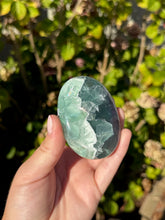 Load image into Gallery viewer, Blue Fluorite Palm Stone 80VB