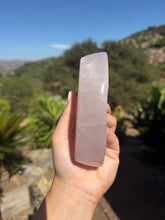Load image into Gallery viewer, Rose Quartz Bowl 32SQ
