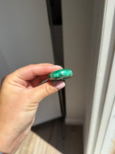 Load image into Gallery viewer, Malachite Palm Stone 20KS
