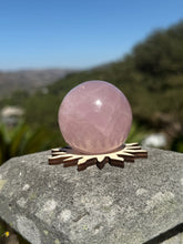 Load image into Gallery viewer, Rose Quartz Sphere 22CC