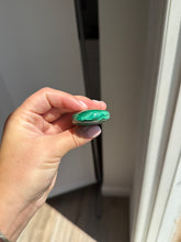 Load image into Gallery viewer, Malachite Palm Stone 20KS