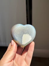 Load image into Gallery viewer, Aura Agate Heart 38HOL