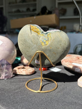 Load image into Gallery viewer, Amethyst Heart with Stand 55HL