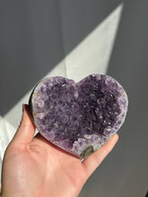 Load image into Gallery viewer, Amethyst Heart with Stand 55HL