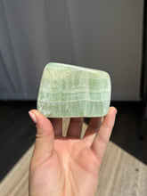 Load image into Gallery viewer, Pistachio Calcite 36PR