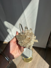 Load image into Gallery viewer, Himalayan Quartz Cluster Standing 100HX