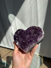 Load image into Gallery viewer, Amethyst Heart with Stand 170HK
