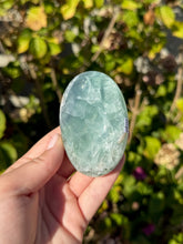 Load image into Gallery viewer, Blue Fluorite Palm Stone 80VE