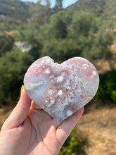 Load image into Gallery viewer, Lavender Pink Amethyst Heart