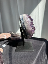 Load image into Gallery viewer, Amethyst Heart with Stand 170HK