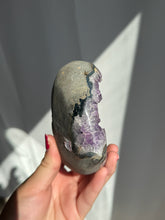 Load image into Gallery viewer, Amethyst Heart with Stand 55HL