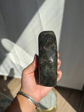 Load image into Gallery viewer, Labradorite Freeform 60IB