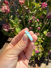 Load image into Gallery viewer, Larimar cab