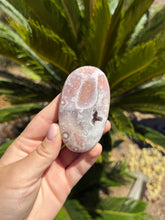 Load image into Gallery viewer, Pink Amethyst Palm Stone 26SA