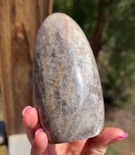 Load image into Gallery viewer, Double Sided sheen chocolate moonstone