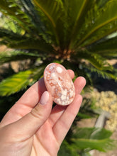 Load image into Gallery viewer, Pink Amethyst Palm Stone 14EZ