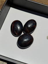 Load image into Gallery viewer, Garnet Palm Stone Intuitively Selected 22KN