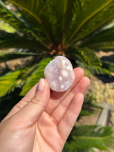 Load image into Gallery viewer, Pink Amethyst Palm Stone 14NR