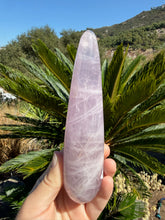 Load image into Gallery viewer, Rose Quartz Wand 40LB