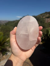 Load image into Gallery viewer, Rose Quartz Bowl 32SQ