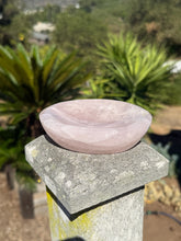 Load image into Gallery viewer, Rose Quartz Bowl 33ER