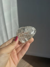 Load image into Gallery viewer, Quartz Flat Back Heart 24CS