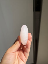 Load image into Gallery viewer, Pink Mangano Calcite Palm Stone 18KR