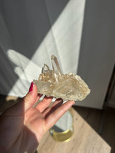 Load image into Gallery viewer, Himalayan Quartz Cluster Standing 100HX