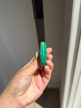 Load image into Gallery viewer, Malachite Palm Stone 20KS