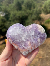 Load image into Gallery viewer, Lavender Pink Amethyst Heart