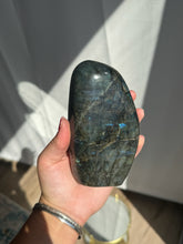 Load image into Gallery viewer, Labradorite Freeform 60IB
