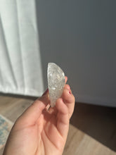 Load image into Gallery viewer, Quartz Flat Back Heart 24CS