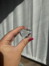Load image into Gallery viewer, Quartz Heart 24KA
