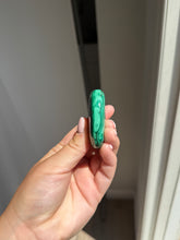 Load image into Gallery viewer, Malachite Palm Stone 20KS