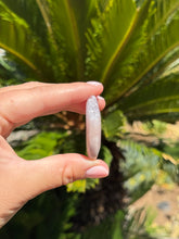 Load image into Gallery viewer, Pink Amethyst Palm Stone 14NR