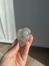 Load image into Gallery viewer, Quartz Flat Back Heart 24CS