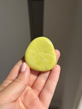 Load image into Gallery viewer, Serpentine Palm Stone 14KK