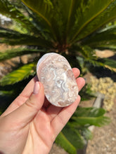 Load image into Gallery viewer, Pink Amethyst Palm Stone 28NT